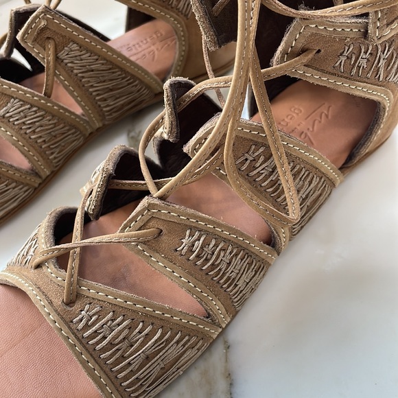 Gentle Souls by Kenneth Cole in collab with Urban Zen Donna Karen/Gladiators - Picture 4 of 11